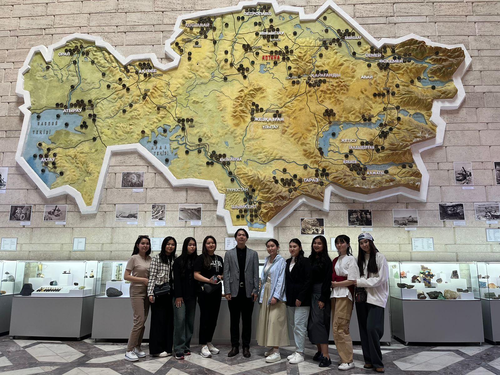 The students visited the Central State Museum of the Republic of Kazakhstan.